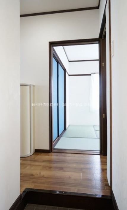 グランパレⅤ 玄関