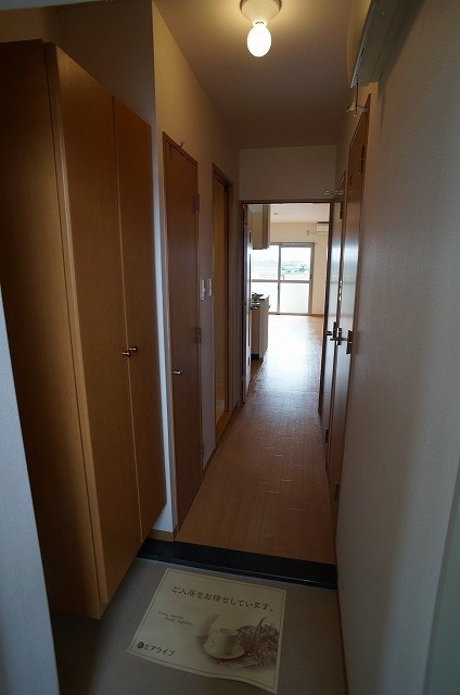 ファンターナ西都 玄関