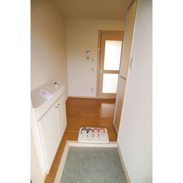 ファミール三和 玄関