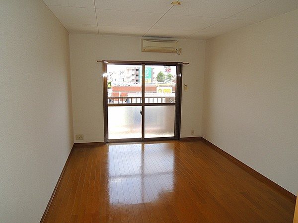 フォレストリバー リビング