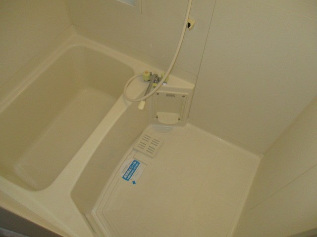 半田ビレッジ６号棟 風呂画像