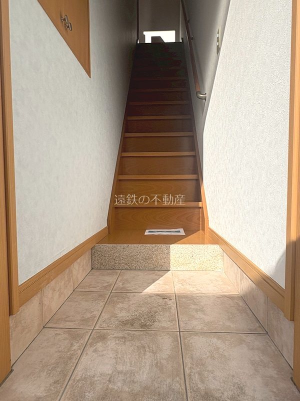 ウェルネス高丘 玄関