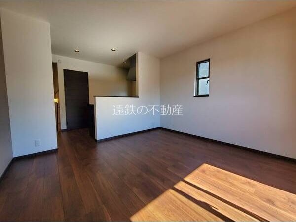 ヴィーブル上島（ガレージハウス） リビング