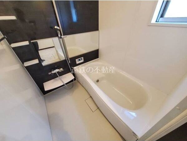 ヴィーブル上島（ガレージハウス） 風呂画像