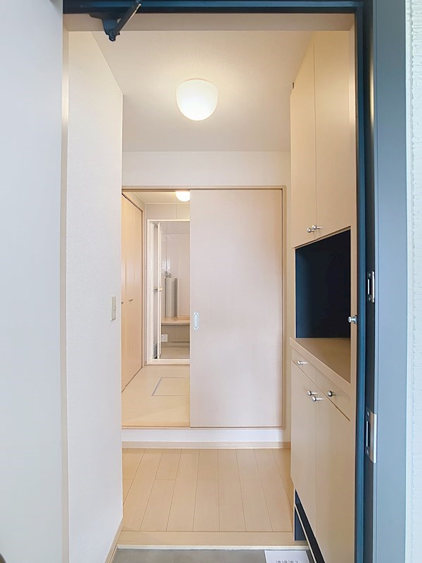 サンプレイスC 玄関