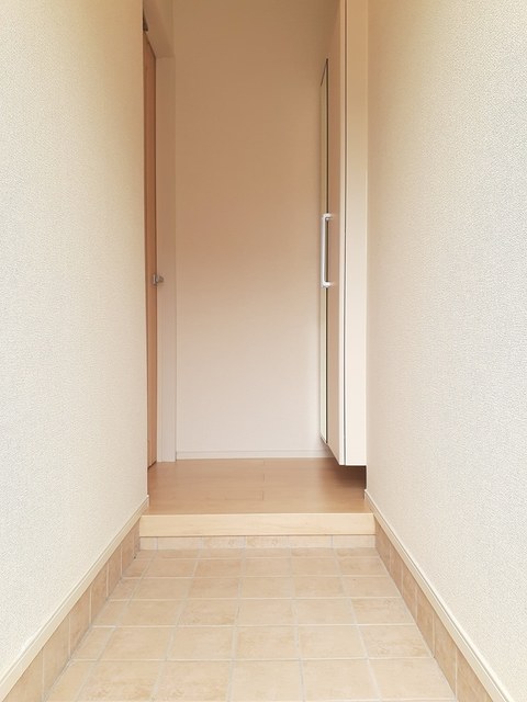 グレイスＭ 玄関