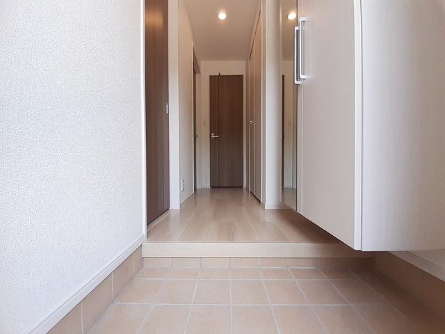 ワイ・グランディールⅠ 玄関