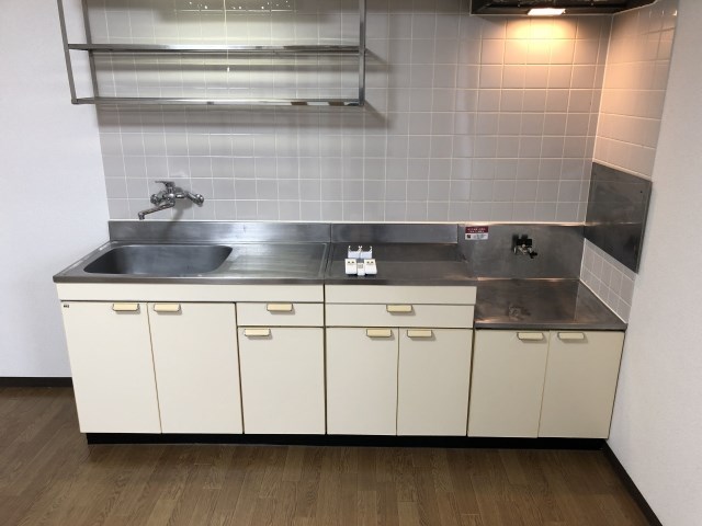 クラウンハイツN キッチン