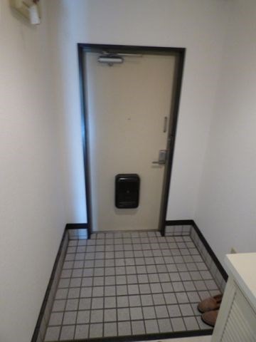 シャトーインTOKAI 玄関