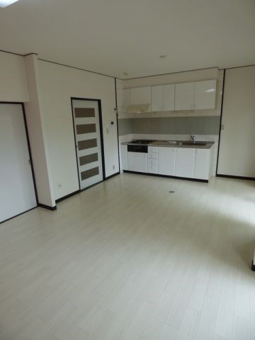 シャトーインTOKAI リビング