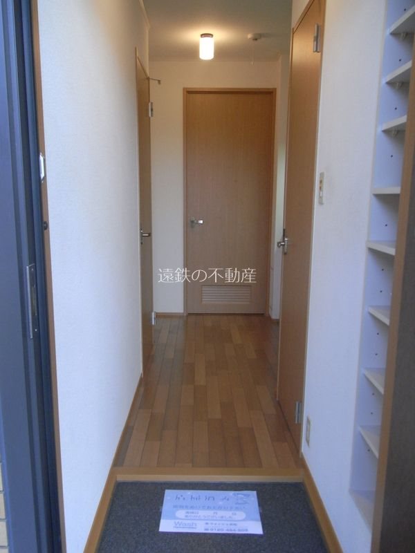 ハイツ秋桜II 玄関