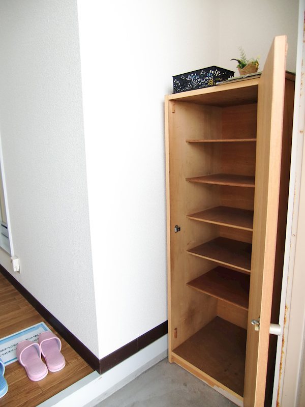 サンメイト可美 玄関