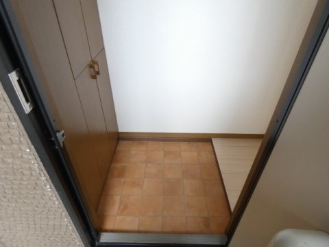 太田ハイカムール 玄関