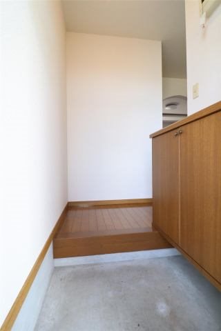 ドミールM 玄関