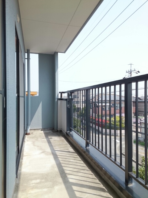 ニューエミネンス ベランダ