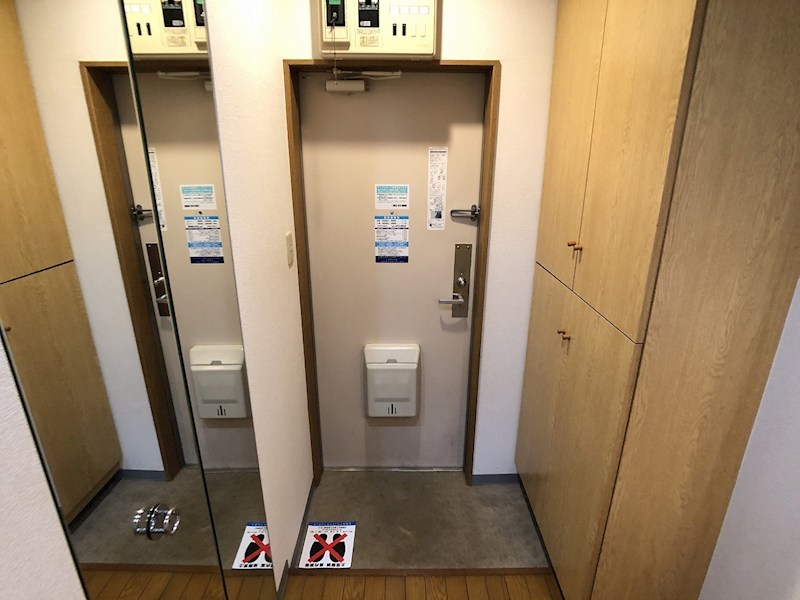 アビタシオン（葵西） 玄関