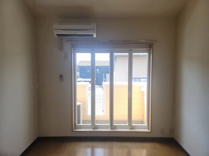 ビバリーハウス早出 リビング