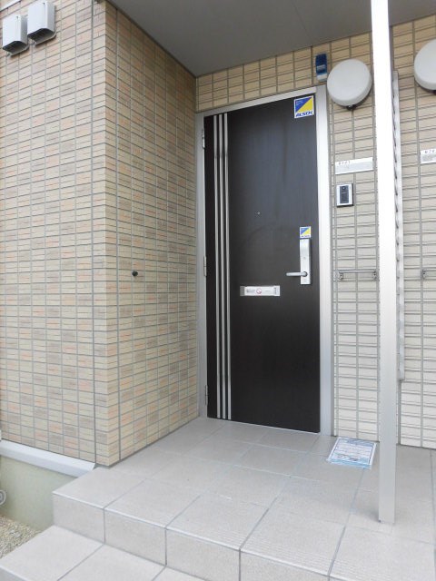 メゾンプレーヌ天竜川B 玄関