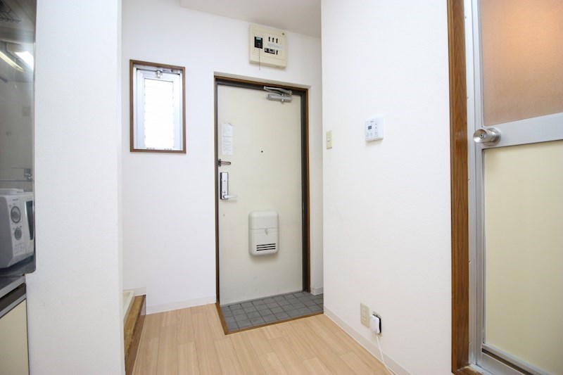 エステートビレッジ 玄関