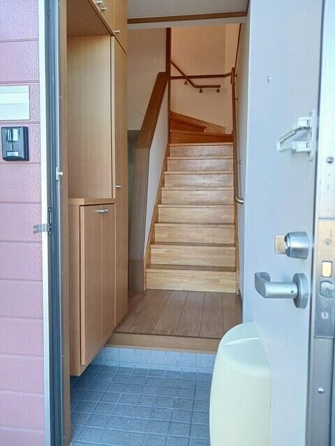 サンパティークＢ 玄関