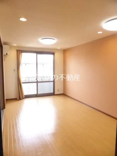 サン プラス リビング