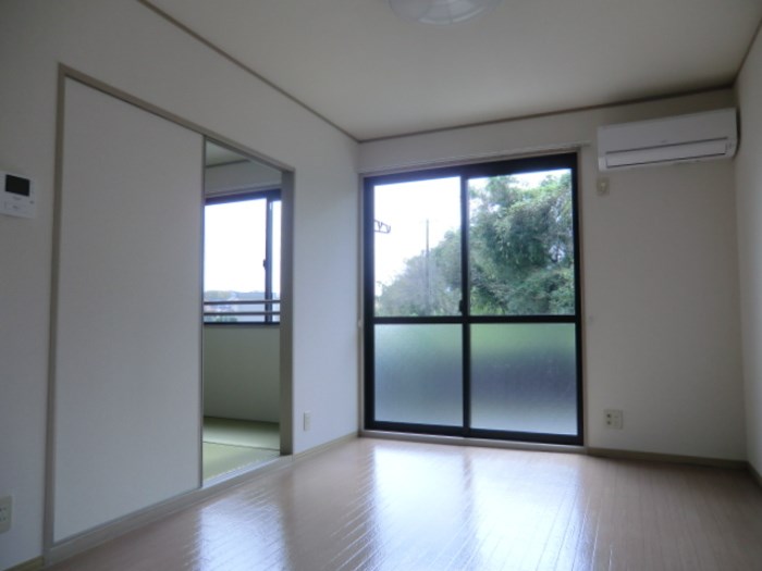 グリーンムクヘル リビング