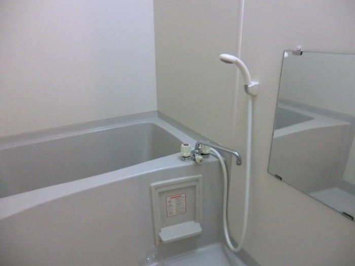 グリーンムクヘル 風呂画像