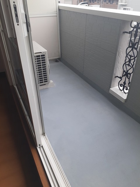 梅の香　Ⅱ ベランダ