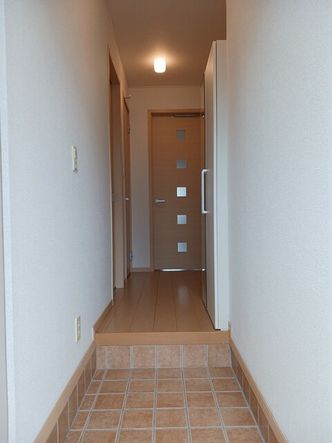 ウエスト・テール　ミュー 玄関