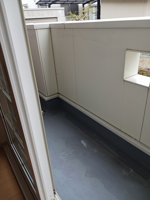 ウエスト・テール　ミュー ベランダ