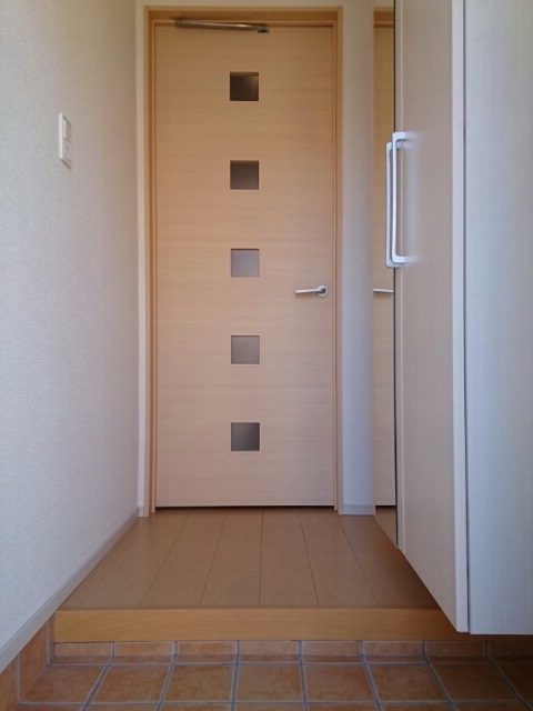 ウエストエンジェル 玄関