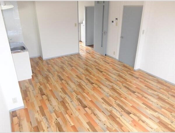 ビーライン本郷Ａ リビング