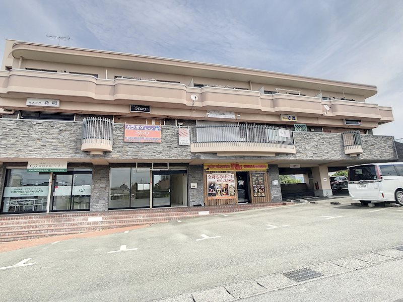 ジョナサン　今之浦ビル 駐車場