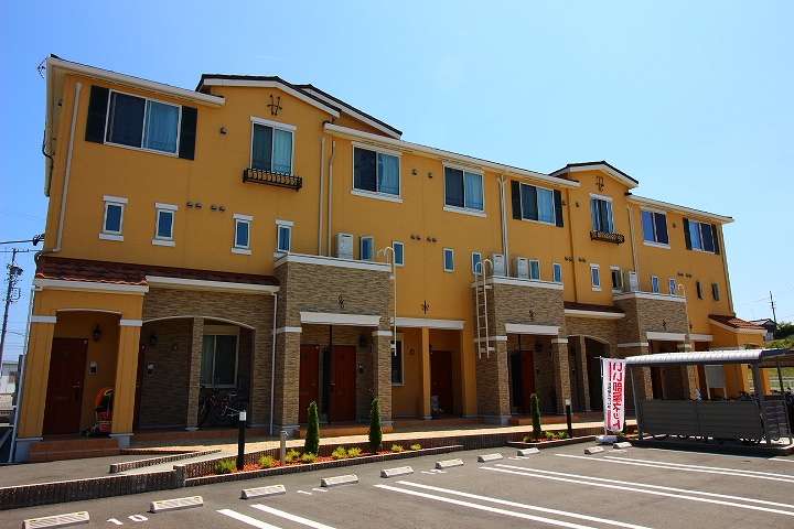 Stradi Varius 101号室 外観