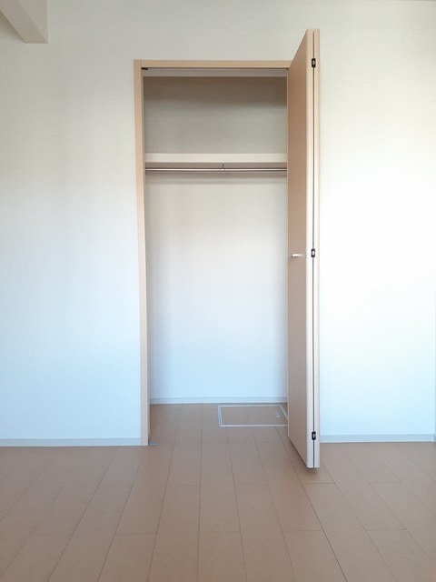 Ｓｔｒａｄｉ　Ｖａｒｉｕｓ その他1