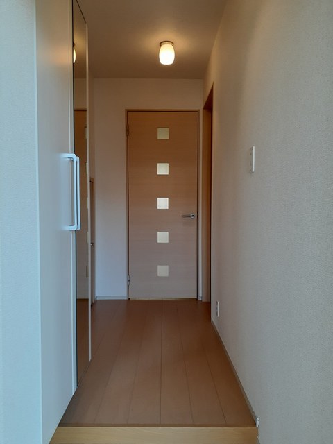 Ｓｔｒａｄｉ　Ｖａｒｉｕｓ 玄関