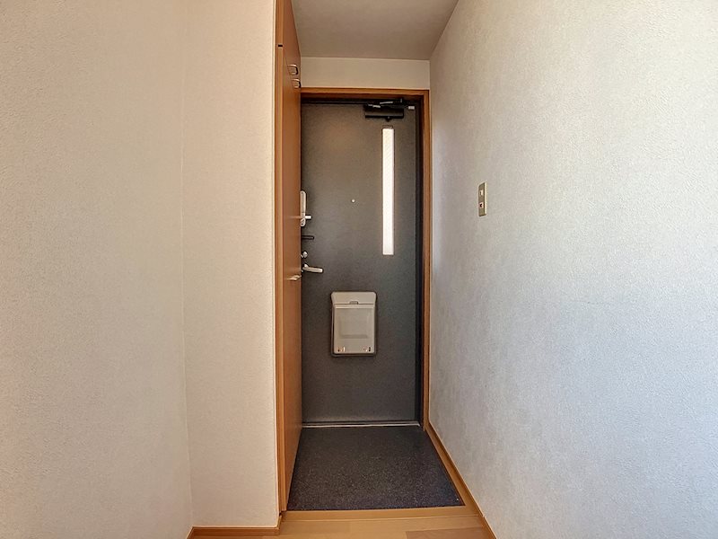 メゾンさくらB 玄関