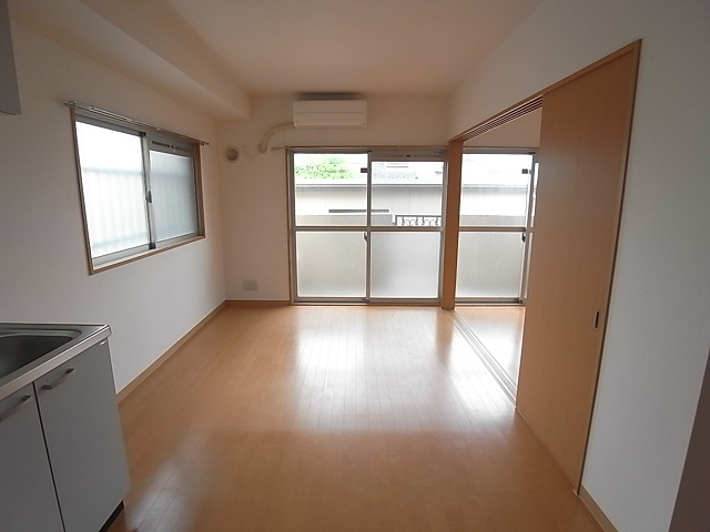 ソシアリバーシティー リビング