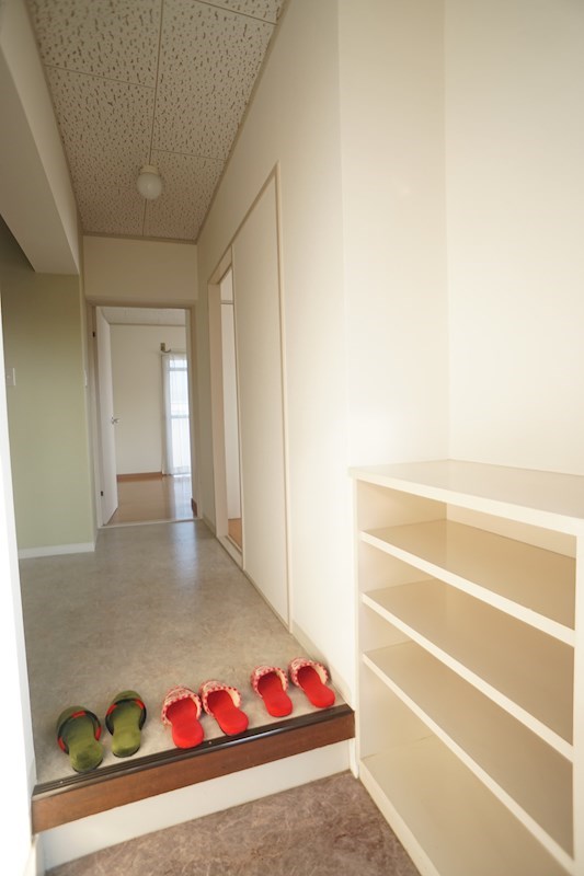 メゾンアルカディア 玄関