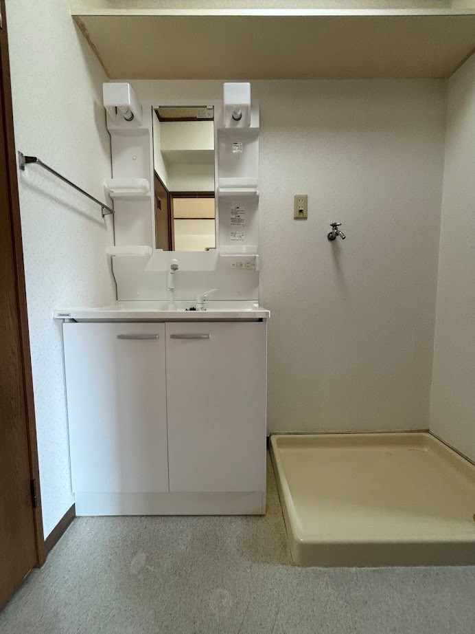 White Tablet East その他1