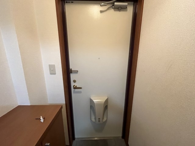 オリオンアパートメント 玄関