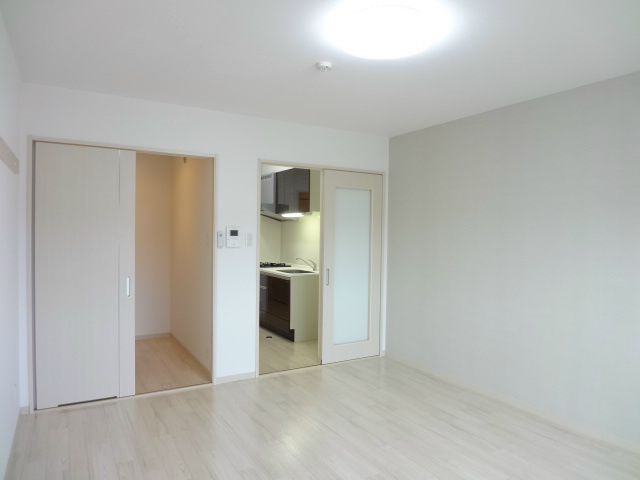 ローテローザⅡ リビング