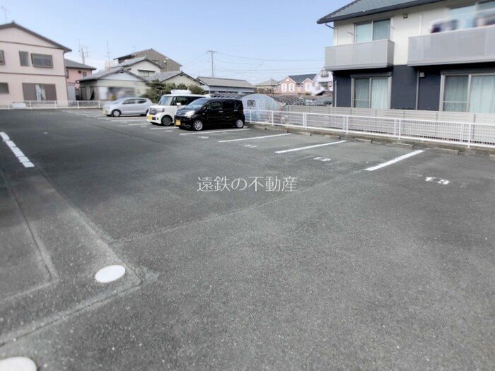 コーポシャルマン 駐車場