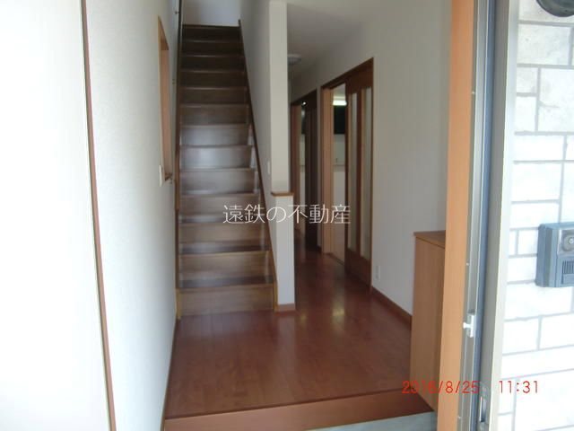 ウッドヴィレッジ 玄関