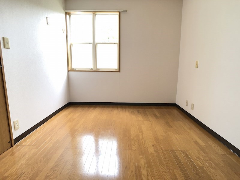 半田ビレッジ４号棟 ベッドルーム