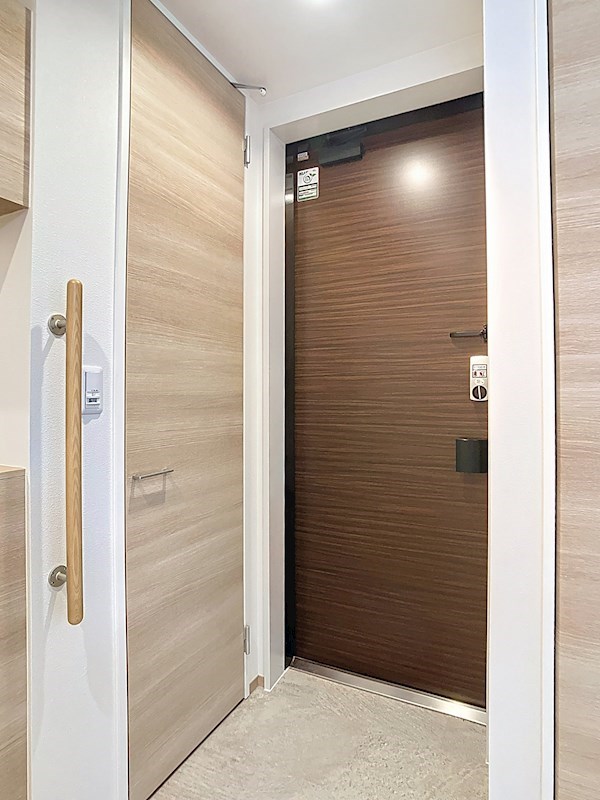 Kalmark海老塚 玄関