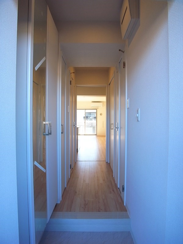 アソシエ PLUS 玄関