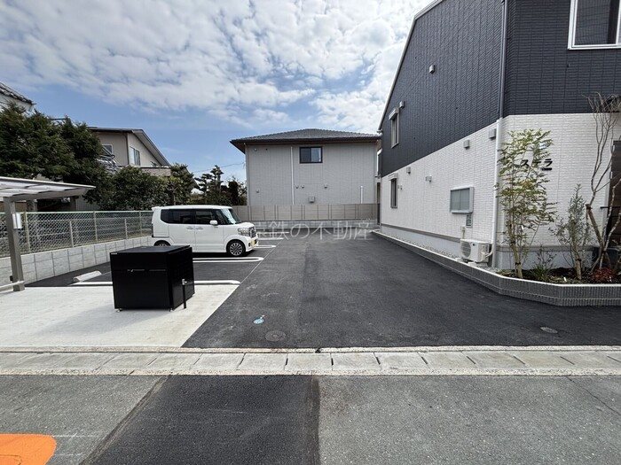 ステラ 駐車場