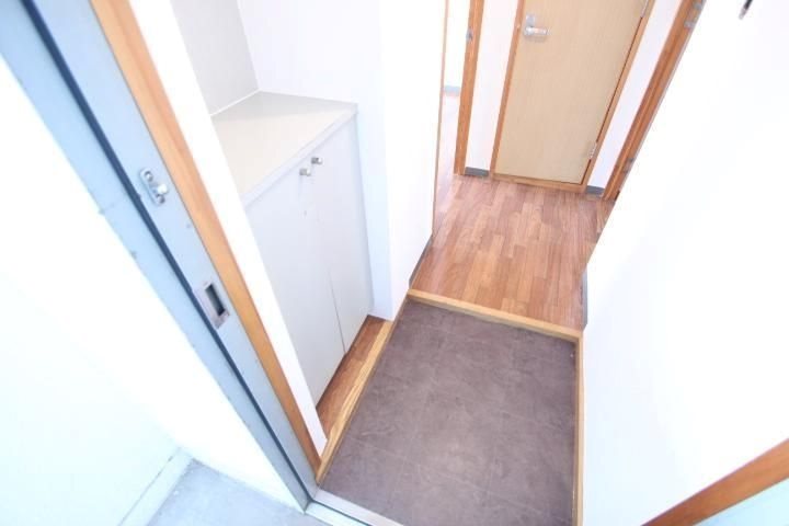 サニーコート高丘 玄関