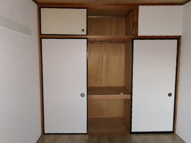 城之崎山王ハイツA 収納
